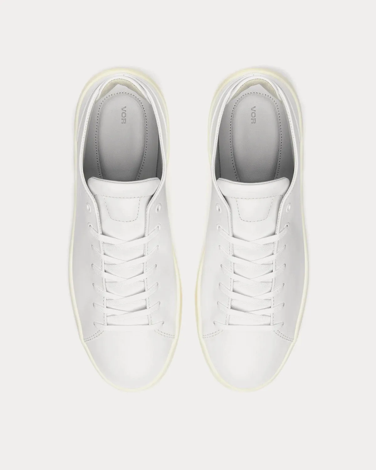 1C Champagnerweiss Low Top Sneakers