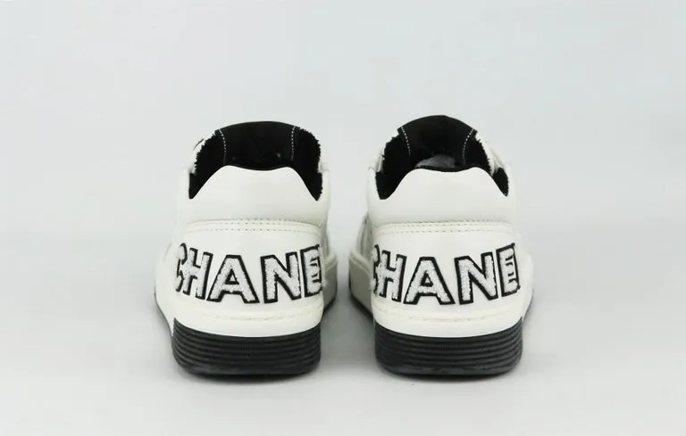 CHANEL CC WHITE LEATHER TRAINER SNEAKERS