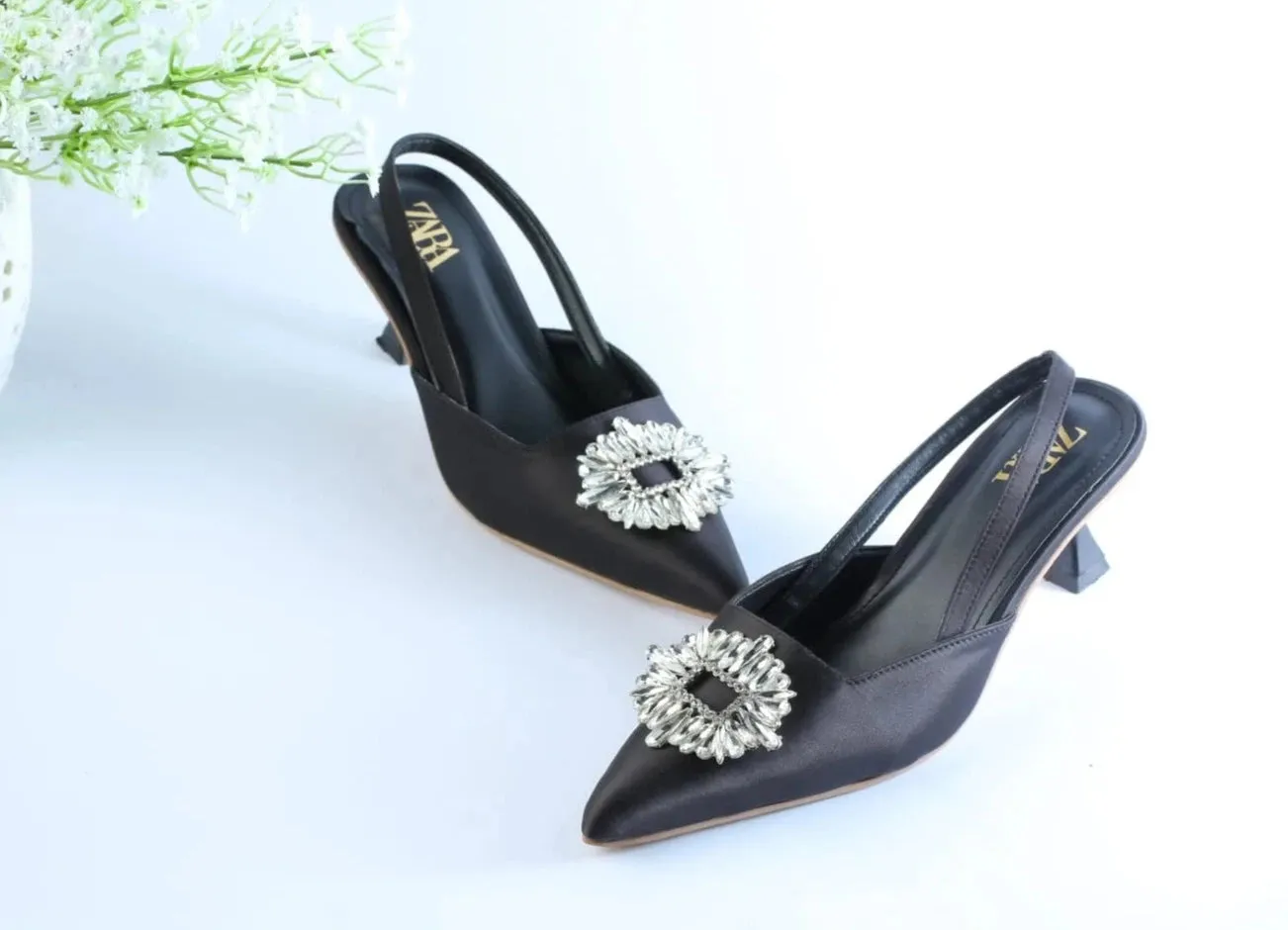 EMBELLISHED KITTEN HEELS - BLACK
