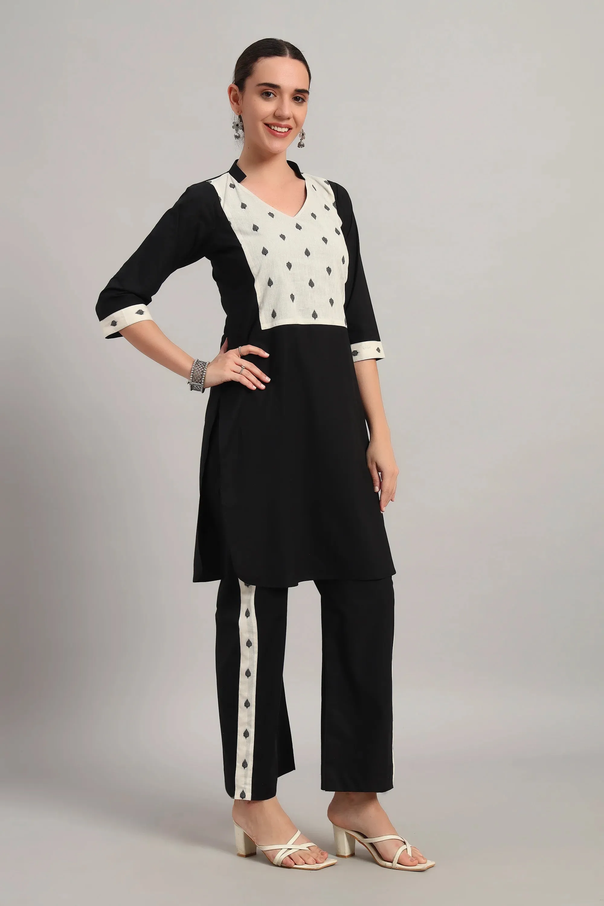 Everyday Adaa, Black