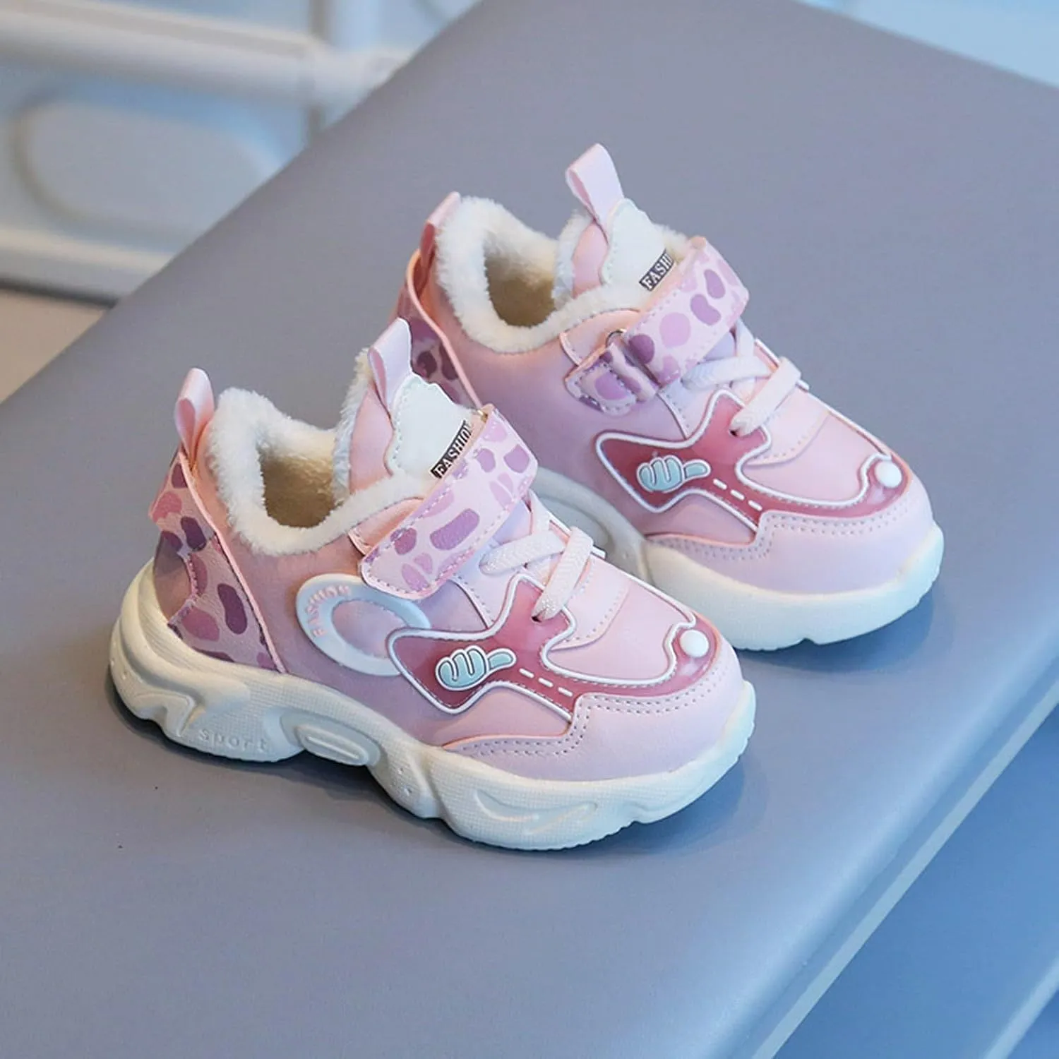 Kids Lightweight Breathable Running Shoes Boys Girls Fleece Cotton Tennis Sneakers Comfortable Girls Glitter Sneaker