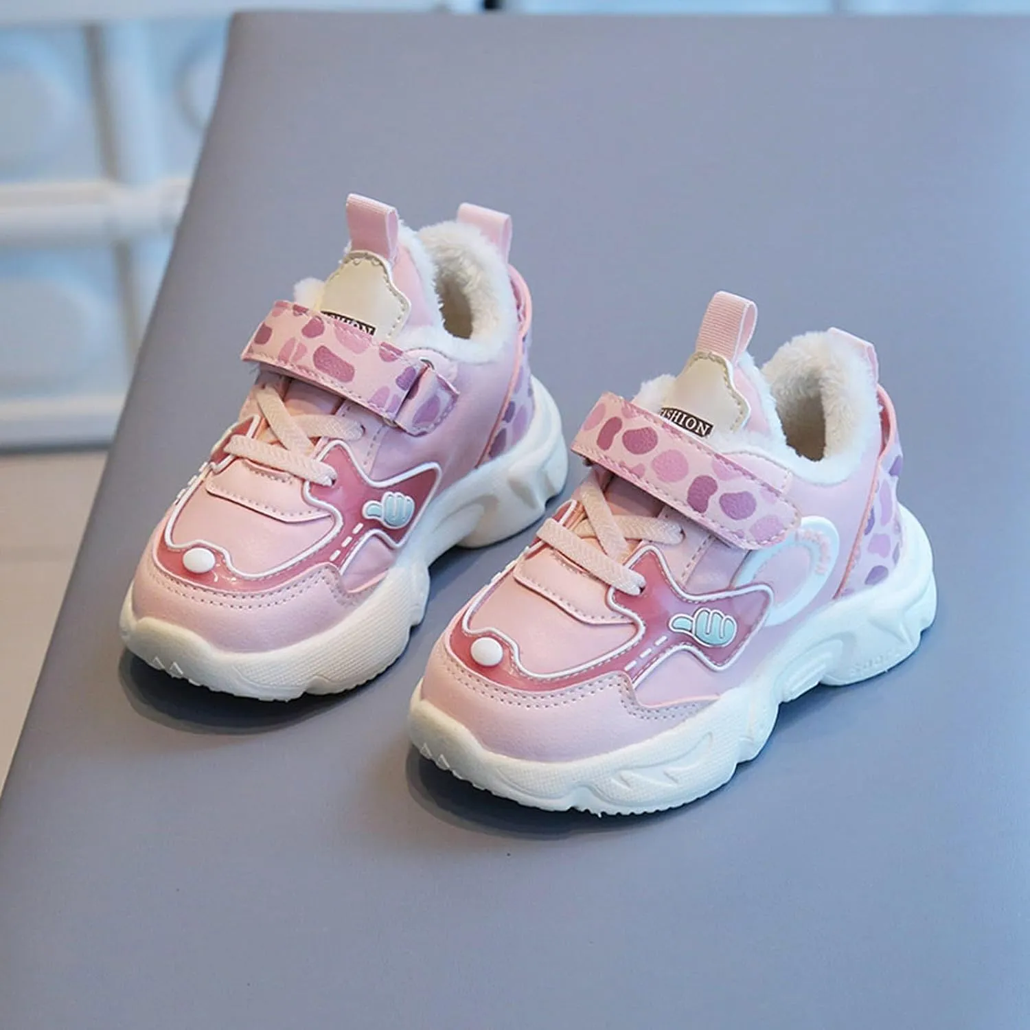 Kids Lightweight Breathable Running Shoes Boys Girls Fleece Cotton Tennis Sneakers Comfortable Girls Glitter Sneaker
