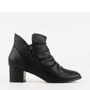 LEAFY BLACK