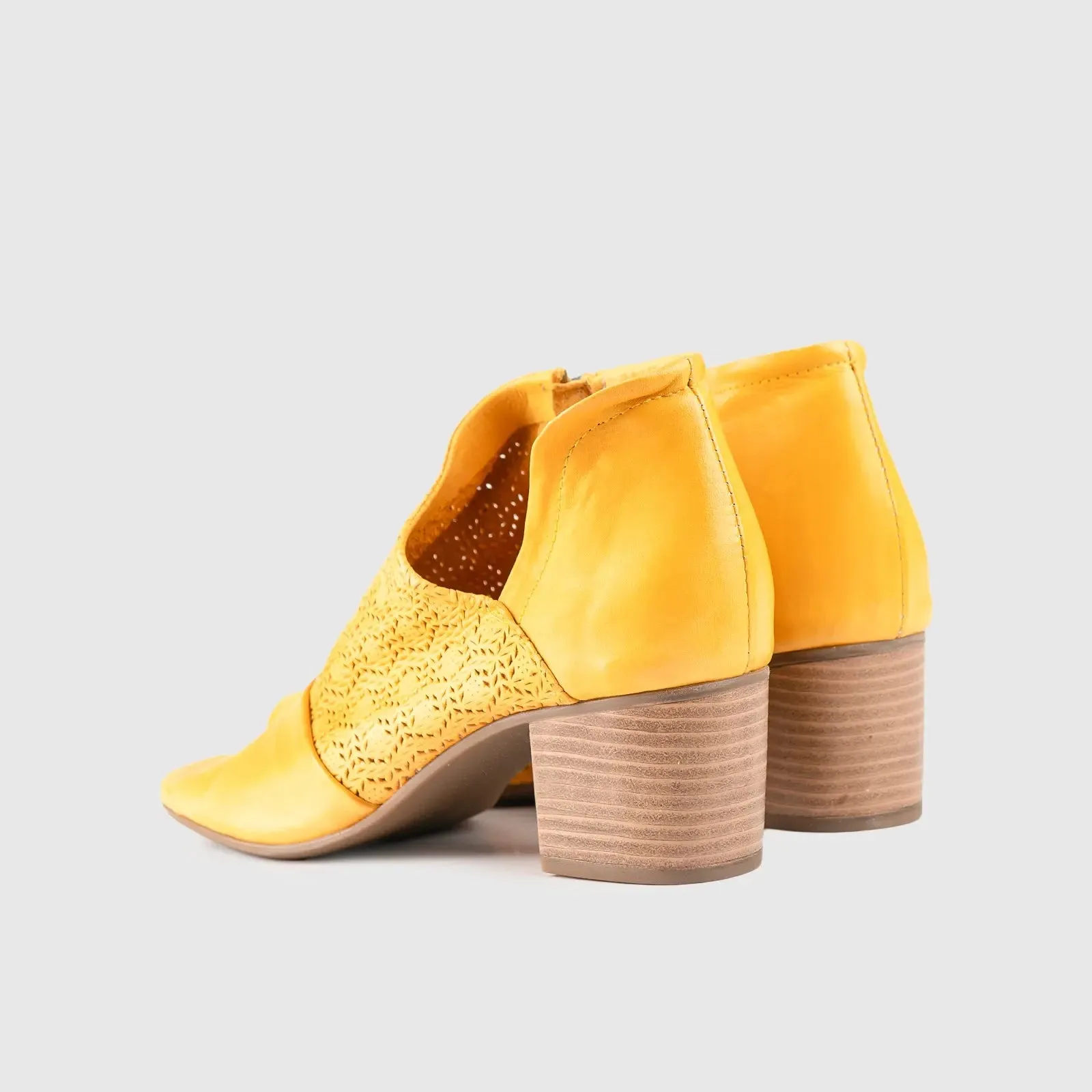 Leather Comfort Block Heel Sandal Yellow 9076