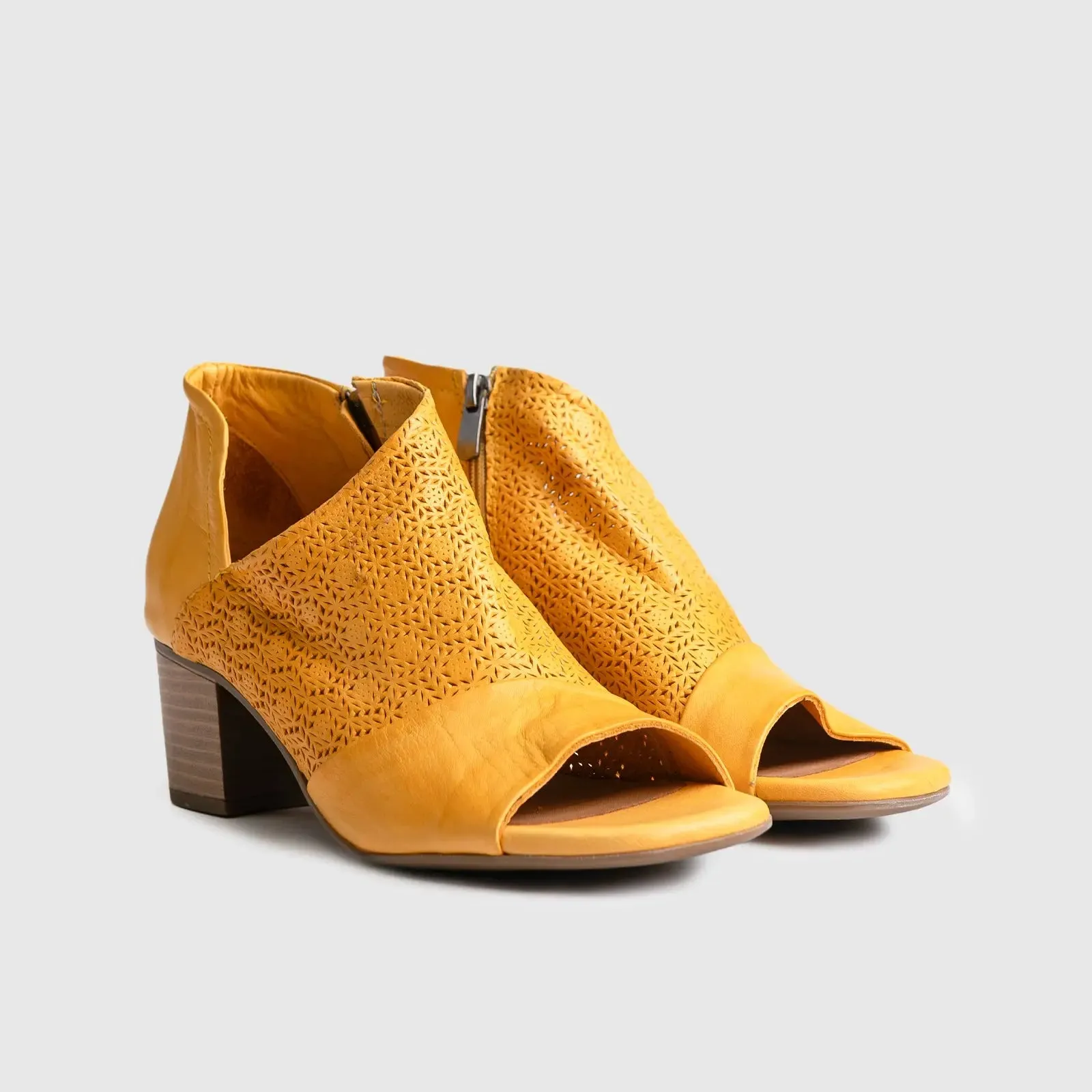 Leather Comfort Block Heel Sandal Yellow 9076