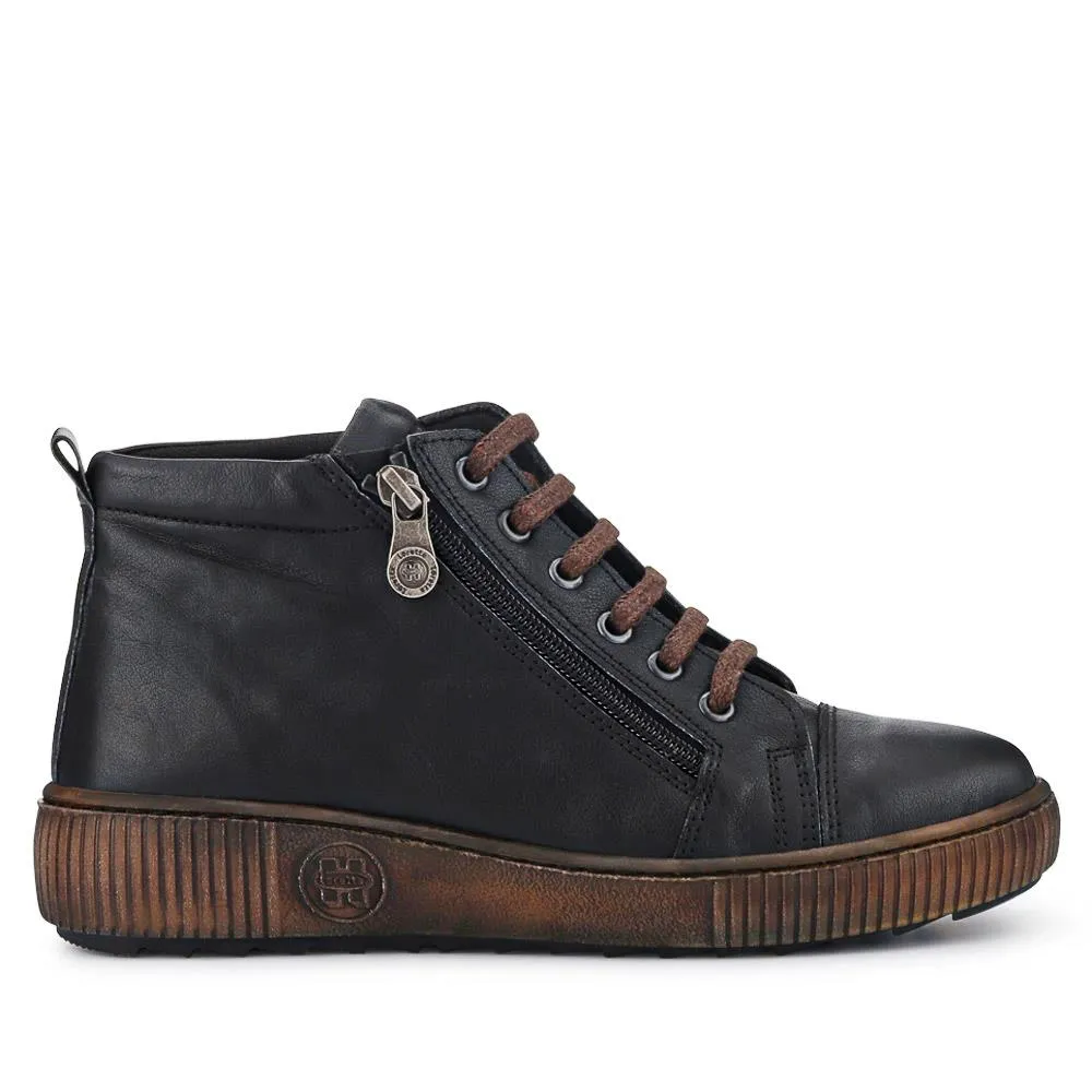 Leather Lace-Up Boots - HAK40013 / 326 039