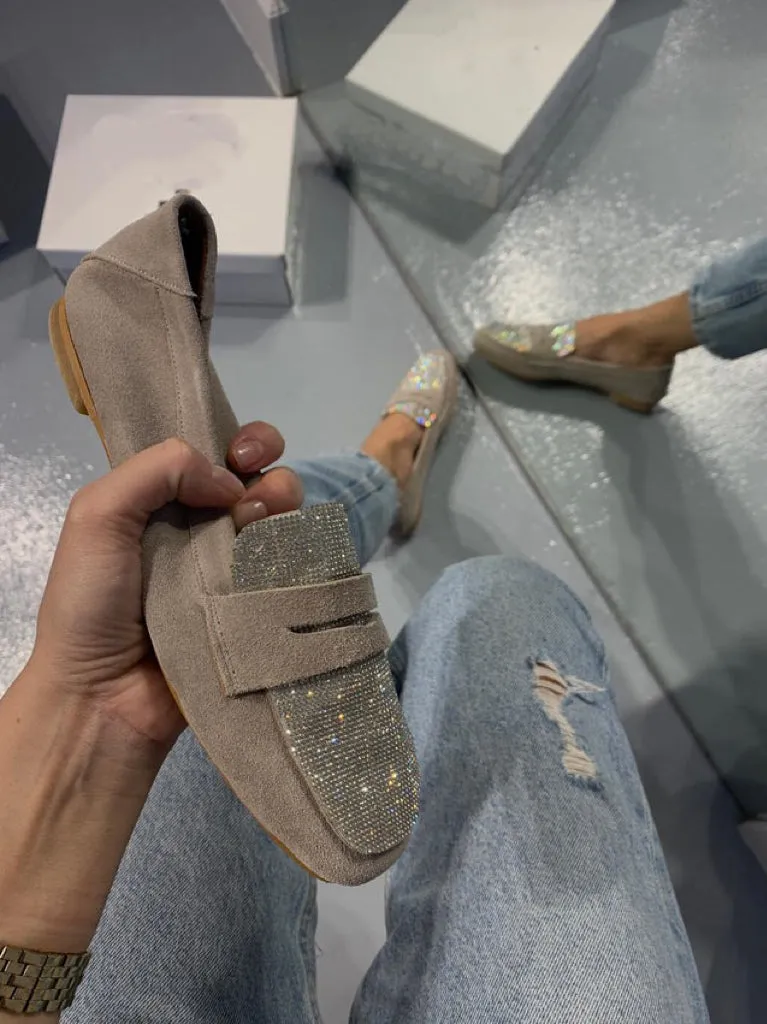 Stylish orthopaedic shoes